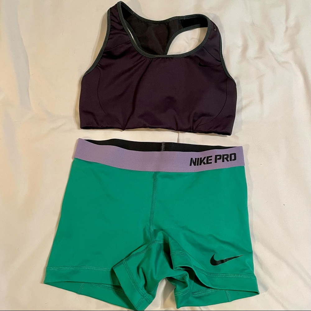 Nike Pro Set size XS previously loved but tons of life left. Smoke free home.